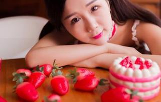 GIRLT果团网 - 探索龚玥菲的灰丝图库：精选瞬间，意外收获