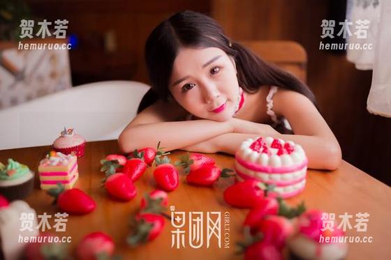 GIRLT果团网-龚玥菲 GIRLT果团网 - 探索龚玥菲的灰丝图库:精选瞬间,意外收获