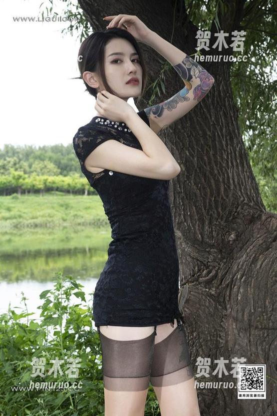 Ligui丽柜-小紫 Ligui丽柜 - 原图瞥见小紫的皮衣:风格的撞击释放的火花!