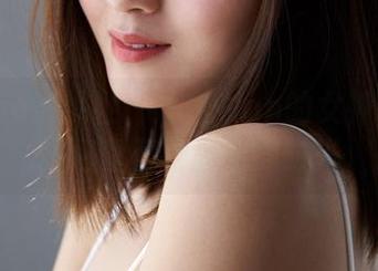 MiiTao蜜桃社 - 木楠Nan的女神写真：图包里藏着迷离的时光