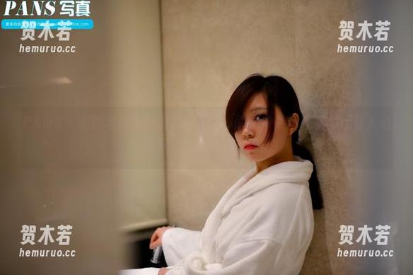 PANS - 锐锐与高跟鞋的奇妙邂逅：原图中的每个视角都让人心动不已，照片超有戏！