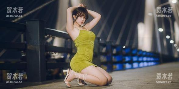 调皮的JK妹妹又来了！Tina很妖孽呀最新写真集，是要逆天吗？