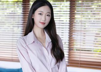 Xiuren秀人网 - K8傲娇萌萌Vivian户外图包：免费领，萌翻天！