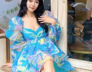 Xiuren秀人网 - 在乳白色沙滩上，伊小七MoMo的瑜伽写真集太养眼了！