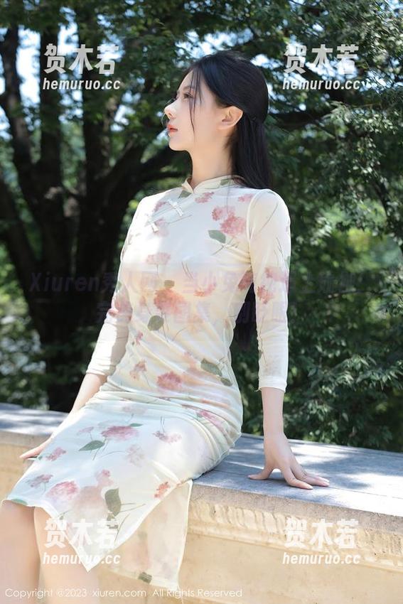 Xiuren秀人网-小兔纯纯 Xiuren秀人网 - 当小兔纯纯遇上瑜伽:完美身姿图集,别眨眼!