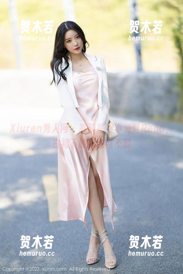 Xiuren秀人网 - 高清捕捉小海臀Rena，白裙下的优雅与不羁