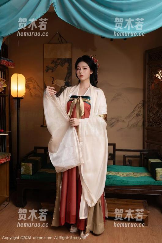 Xiuren秀人网 - 梦娜Vanessa的夏日全套图集——有点热，有点想要，怎么办？