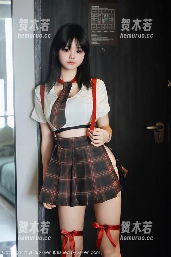 Xiuren秀人网-水水er Xiuren秀人网 - 刚好闲着,水水er的礼服美图来撩一下我的心!