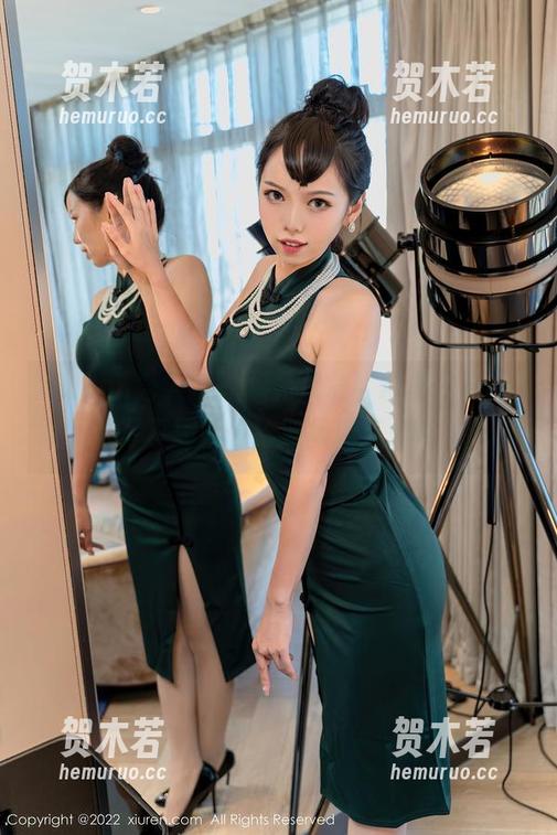 Xiuren秀人网 - 保持优雅，糯美子mini职业装写真更新，给职场增点‘糯’气！