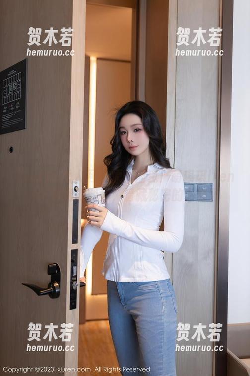 Xiuren秀人网 - 原图摇曳：萌琪琪Irene与旗袍的图册，暗藏秘密的小心思