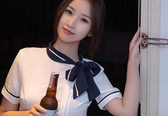 Xiuren秀人网 - 雨夕cy的私人粉色档案：作品透出小秘密
