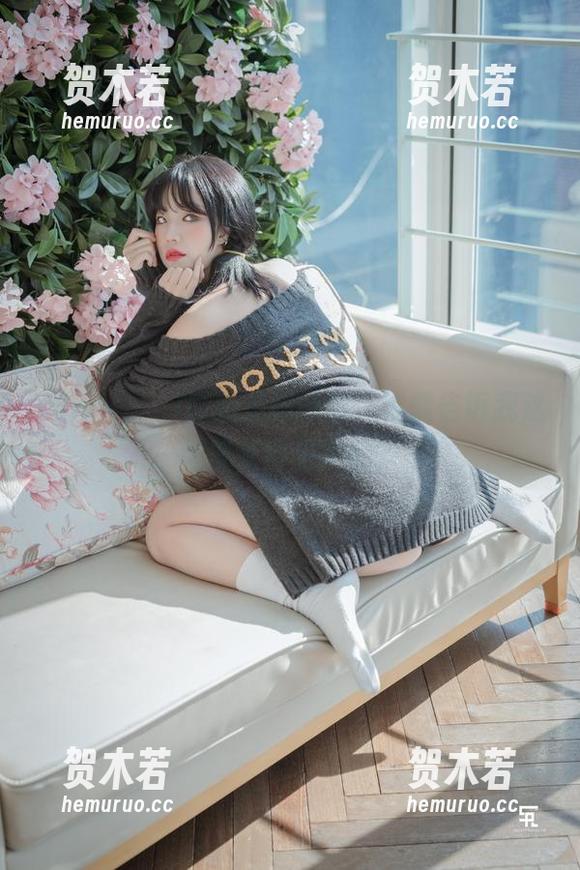 Yuna(윤아)最新婚纱原图，谁能告诉我这造型从哪里找的？