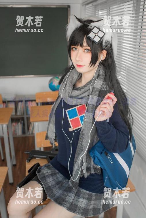 图片墙：izumi泉桃子的校服穿搭，竟然让人疯狂想象，果然有内涵？
