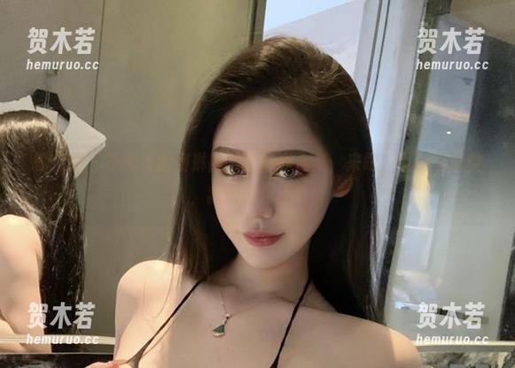 微密圈 - 不爱笑的赛琳的双人写真合集，来吧，别藏着掖着，我知道你想看！