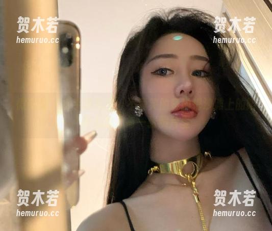 微密圈 - 水手服套图：不爱笑的赛琳把沙滩上的阳光装进了每一张照片里