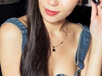 克拉女神 - 吕佳的婚纱：高清画质，下载完你会怕自己太想结婚