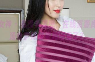 克拉女神 - 有没有发现，在线资源库里的汤怡学妹越来越好看了？