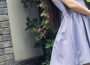 头条女神 - 连衣裙里的草莓酱：别让它滴到地上哦，万一变成草莓泥呢？