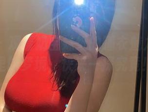 微密圈 - 观看奶宝妹纸的睡衣魅力：图包里的梦境，快来一探究竟！