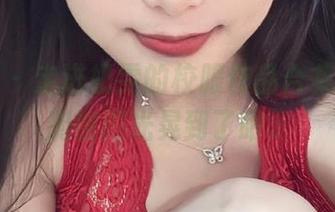 微密圈 - 走进奶雯的校服作品合集，注意别被阳光晃到了眼。