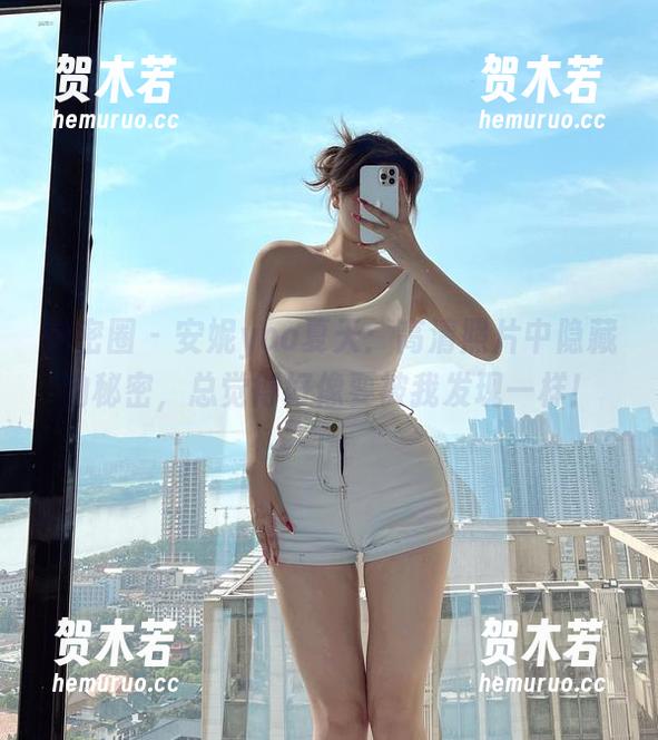 微密圈 - 安妮yoo夏天：高清照片中隐藏的秘密，总觉得好像要被我发现一样！