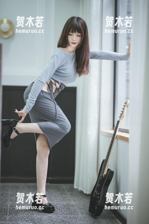 别错过！封疆疆v的高跟鞋资源，光影交错的诱惑