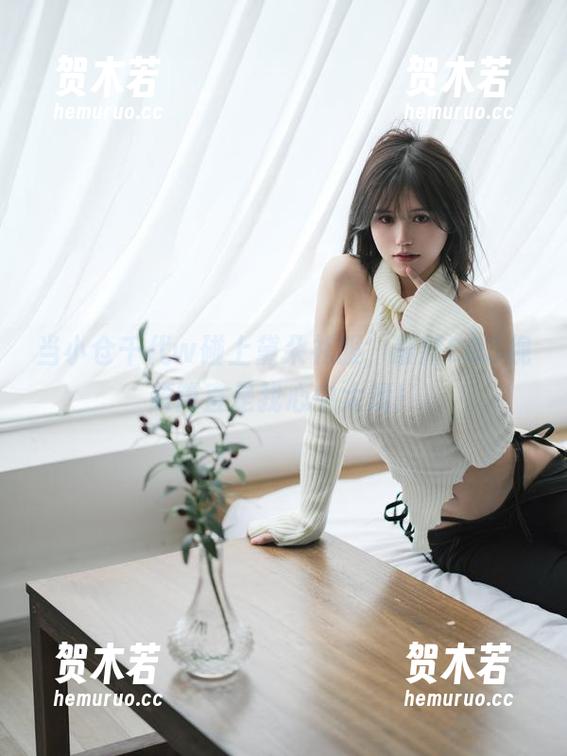 小仓千代w 当小仓千代w碰上黛朵礼服,最新COS视频简直是我心中大戏!