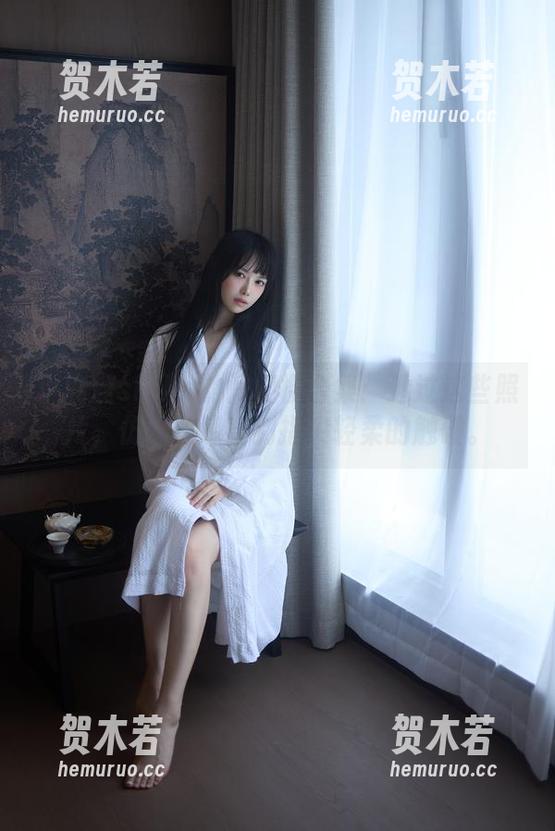小鹿鹿shika的间桐樱合集：透过这些照片，仿佛能感受到指尖轻柔的触碰。