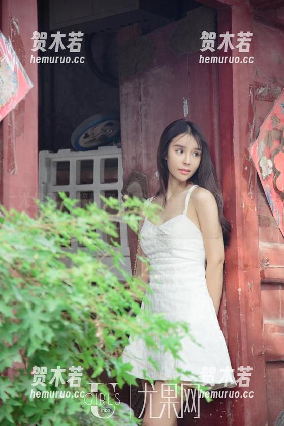 尤果网 - 解锁娜依灵儿的丝袜图册：原图里的秘密蕴藏