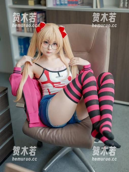 又见幼水铃衣空姐，图库里的优雅瞬间，赶紧下载去吧！
