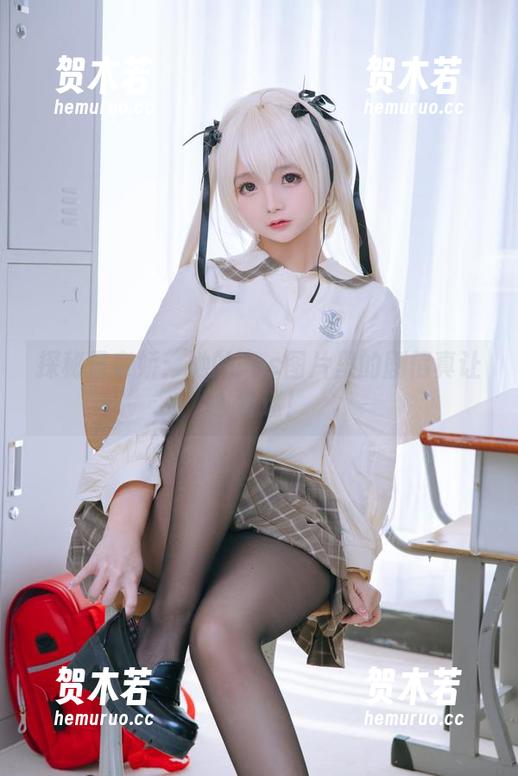 探秘日奈娇：她的cos图片里的剧情真让人着迷！