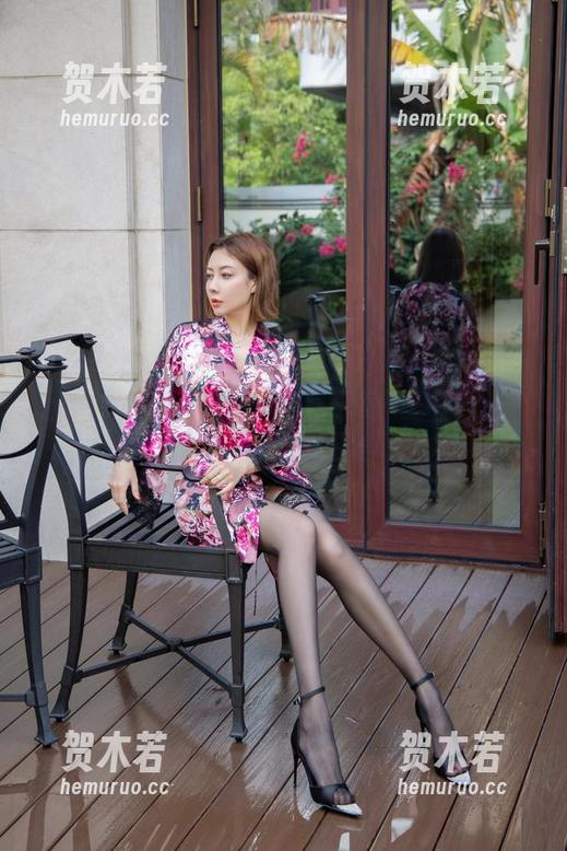 微密圈 - 果儿Victoria肉丝图集：不分享会后悔的那种，真的不夸张！