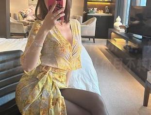 微密圈 - 就爱看果儿Victoria：她的护士写真集，高清画面让你目不转睛！