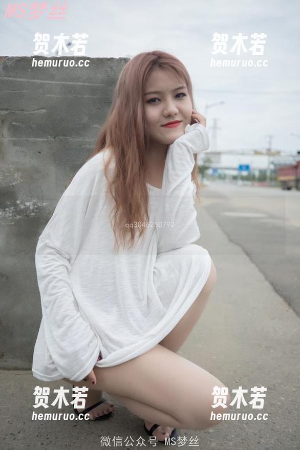 梦丝女神 - 璇璇的天使全套，图片里的光影交织着，感觉像是漫步在星星里。