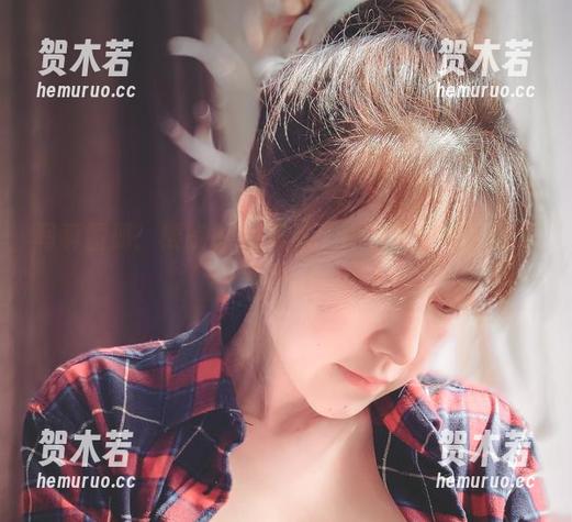 写真图册：樱晚gigi美腿，捞出那些长长的幻想！