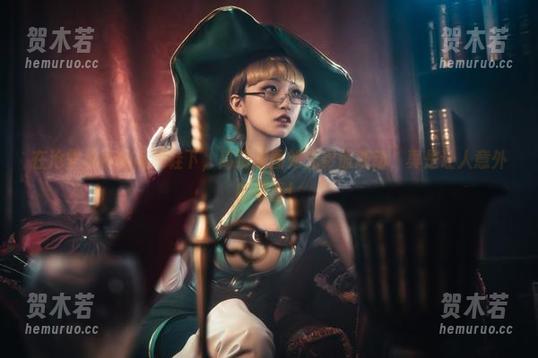 在沧霁桔梗的高跟鞋下，高清美图如光影般跃动，真是让人意外的惊喜！