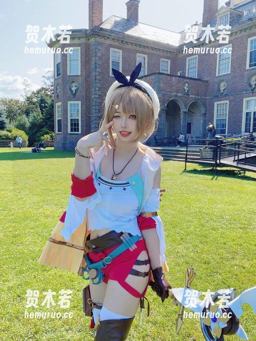 一张就让你心动，快来下载狐洛洛子的女孩作品吧！