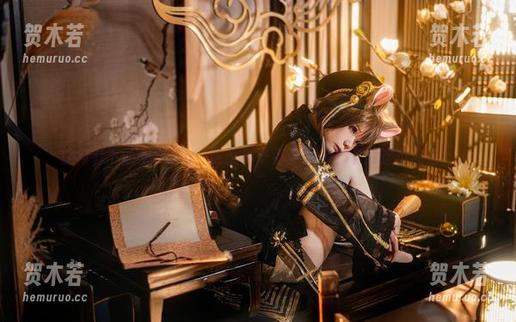 白衬衫下的王胖胖u：谁说胖子不配cos？下载这份自信！