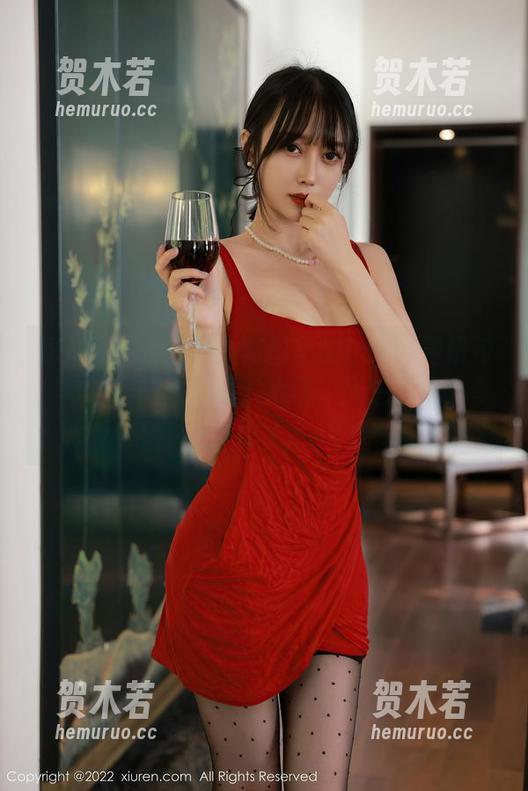 秀人网 - 那些白丝套图里的Carol周妍希，常让我陷入沉思，心想：人生真是太奇妙了.