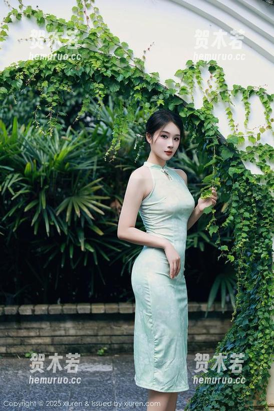 秀人网-HeyuZhang 秀人网 - 好想把HeyuZhang的旗袍美图贴满墙,照片里的气质真的是让我心动!