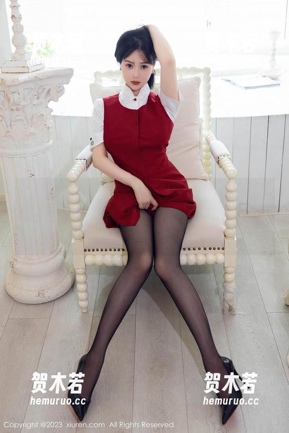秀人网 - 原图直送！易阳Silvia美腿，下载不如直接拜访，但你知道这不现实的啦！