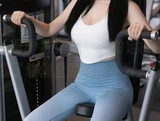 秀人网 - 盼盼龙女sunny的定格瞬间：原图暴露了瑜伽里的那些不为人知的美