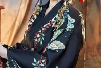 秀人网 - 把美七Mia的连衣裙全套带回家，轻松下载变成女神