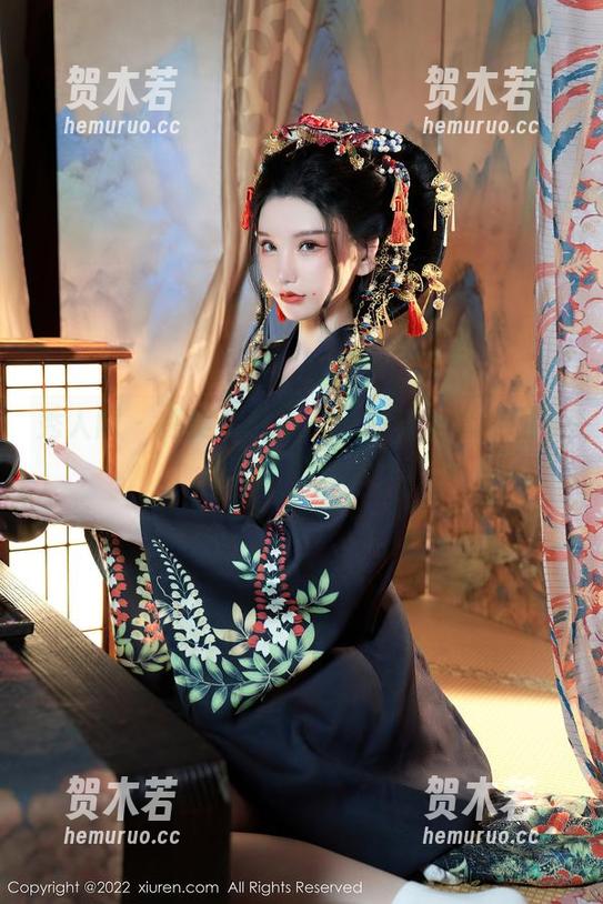 秀人网-美七Mia 秀人网 - 把美七Mia的连衣裙全套带回家,轻松下载变成女神
