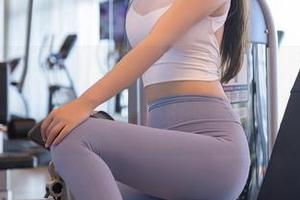 秀人网 - 蕾蕾醒了没的空姐梦：美图壁纸，给你不一样的清新感