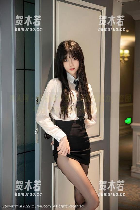 秀人网-谢小蒽 秀人网 - 学姐谢小蒽的无圣光魅力,套图中还有哪些惊喜藏着呢?