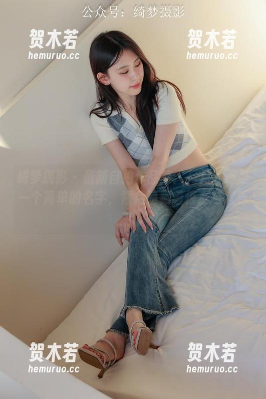 绮梦摄影 - 最新自拍作品集：月月才不是一个简单的名字，背后隐藏着惊喜与欢乐！