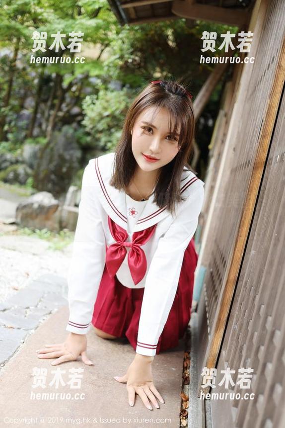 美媛馆-杨晓青儿 美媛馆 - 私拍一刻:杨晓青儿泳衣美图,让人动心的瞬间