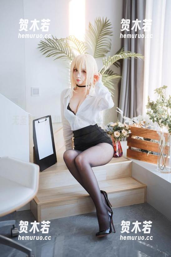 无圣光，肉扣热热子：水手服写真里的日常梦境