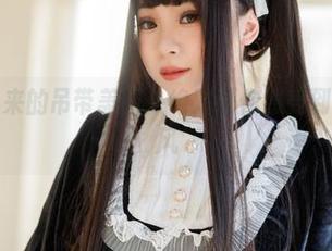 胡桃喵带来的吊带美图：绝对让你感受到小清新的风